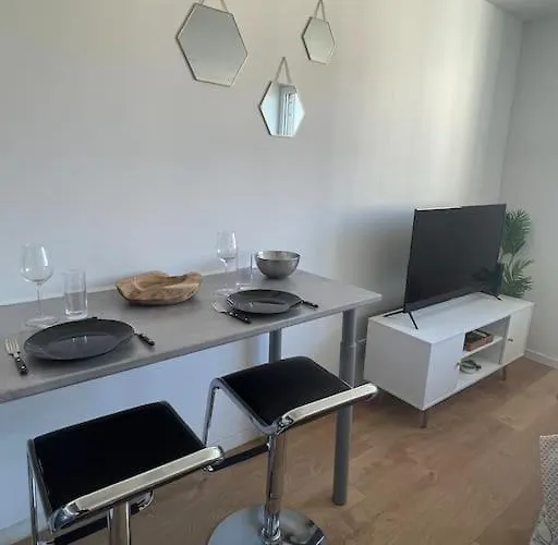 Cosy Rue Alexander Taylor, Wifi, 2 Pers Lägenhet *